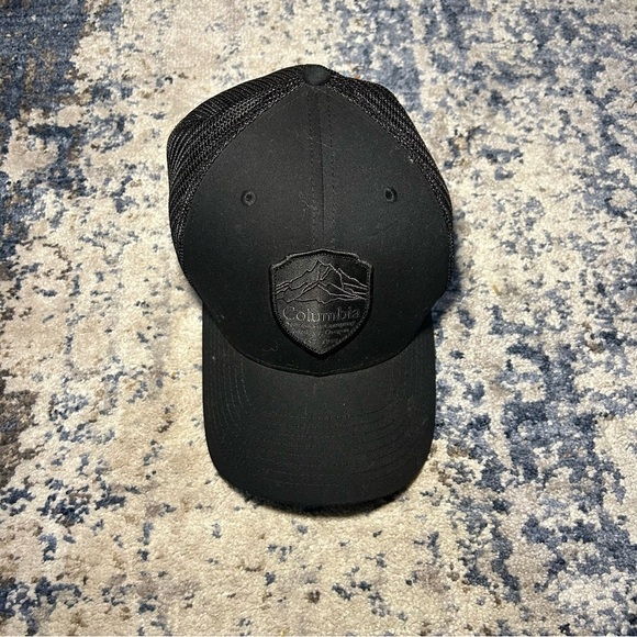 Columbia Black Flexfit Hat - Picture 3 of 11